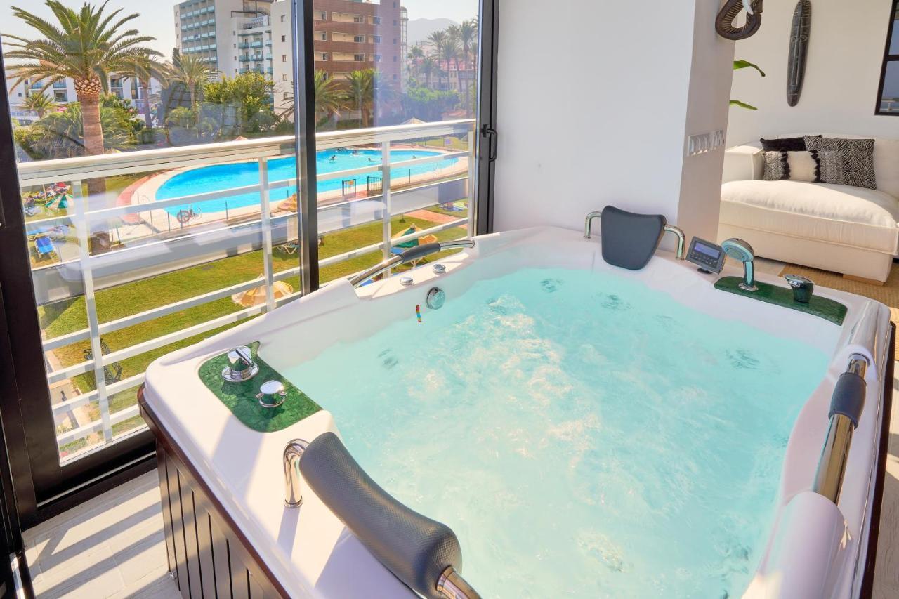 Savanna Beach. Amazing Apartment With Jacuzzi Torremolinos Ngoại thất bức ảnh